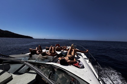 Location Bateau à moteur SEE RAY 420 Villeneuve-Loubet
