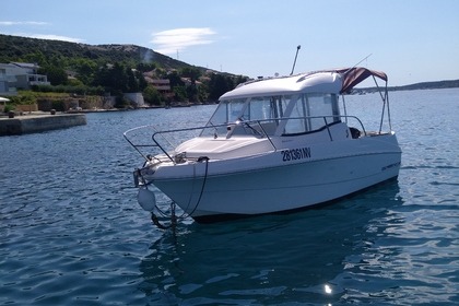 Location Bateau à moteur Beneteau Antares 580 Novalja