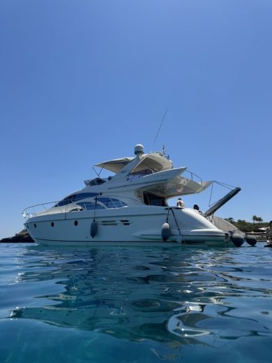 Rhodes Motorboat Carina Azimut 50 alt tag text