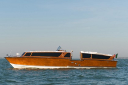 Rental Motorboat Barca di lusso in legno Grand Water Limousine Venice