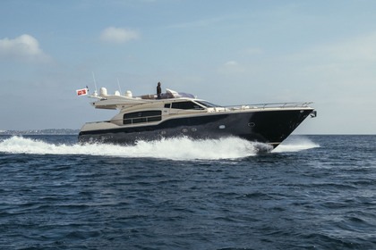 Location Yacht à moteur Ferretti Altura 690 Antibes