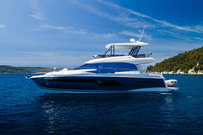 Hire Motor yacht Jeanneau Prestige 520 Fly Split