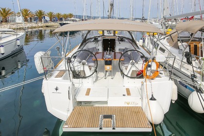 Miete Segelboot Jeanneau Sun Odyssey 349 Marina Hramina