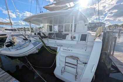 Charter Catamaran LAGOON 52 F Nassau
