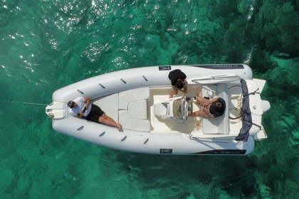 Charter Motorboat Kardis 5.80 Porto Rotondo