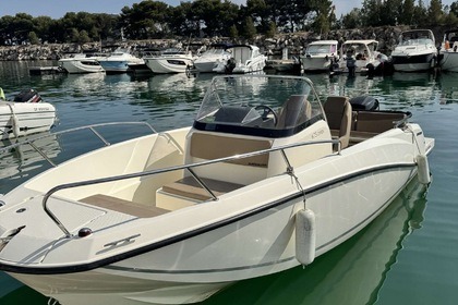 Hire Motorboat Quicksilver 675 open Marseille