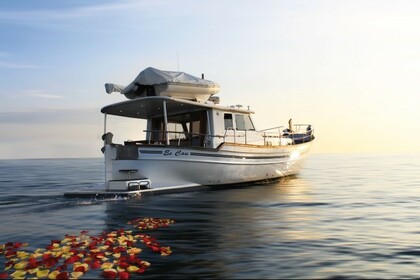 Charter Motorboat Yacht Experience - Skyline Menorquin 150 Yacht Barcelona