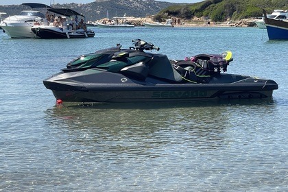Noleggio Moto d'acqua Seadoo RXP-X RS 300 Apex Cannigione
