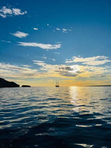 Марсель Motorboat B2 Marine cap ferret 550 cabin cruiser alt tag text