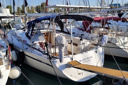 Hire Sailboat Bavaria 40 Cruiser Athens
