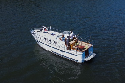 Noleggio Yacht a motore  Passion 880 OC Terra dei laghi del Meclemburgo