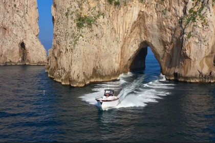 Rental Motorboat Gozzo Mimi Libeccio 32WA Capri