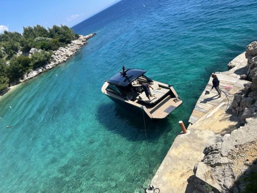 Split Motorboat COLNAGO 35 alt tag text