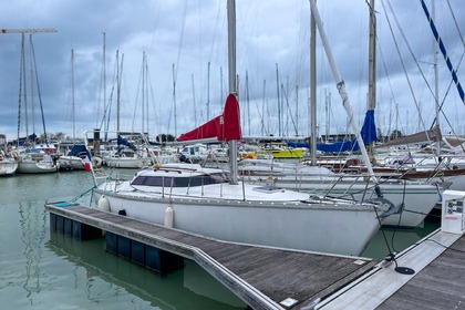 Rental Sailboat Jeanneau Fantasia La Rochelle