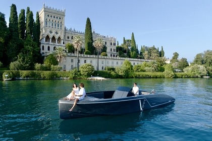 Hire Motorboat Frauscher 1017 Lido Malcesine