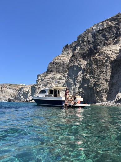 Parikia Motorboat JET CRAFT 35 alt tag text