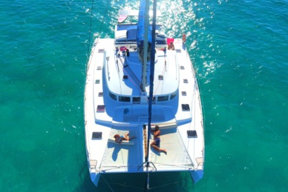 Hire Catamaran Lagoon 440 Pointe-a-Pitre