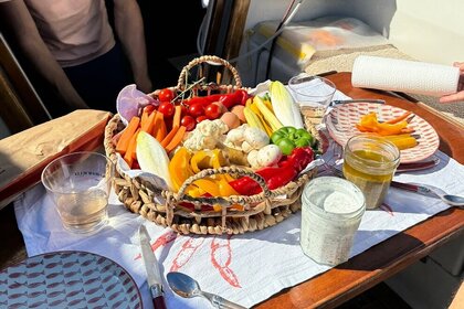 Charter Sailboat Jeanneau Sangria Cannes