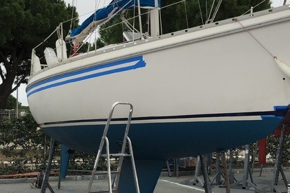 Rental Sailboat Jeanneau Aquila Port Camargue