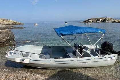 Hire Boat without licence  Neveux Fun Yak 4,50 Six-Fours-les-Plages