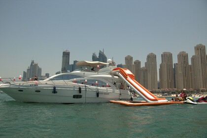 Verhuur Motorboot Majestic 56 ft Dubai