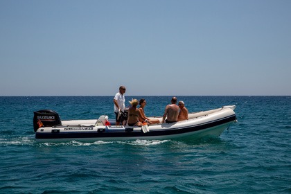 Noleggio Gommone Nautica Aiello Joker Clubman 21 Marzamemi