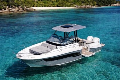 Hire Motorboat Jeanneau Cap Camarat 9.0 Wa Le Lavandou