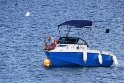 Charter Motorboat Elan Cabin Cruizer Sliema