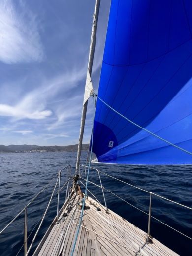 Puerto de la Selva Sailboat HALBERG RASSY 33 MISTRAL alt tag text