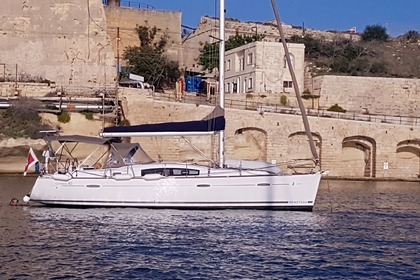 Hyra båt Segelbåt Beneteau Oceanis 40 Pietà