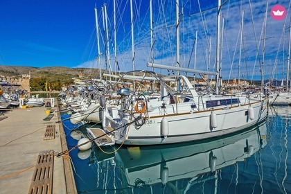 Rental Sailboat BENETEAU OCEANIS 38.1 Trogir