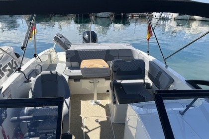 Verhuur Motorboot Bayliner VR 6 Port Adriano