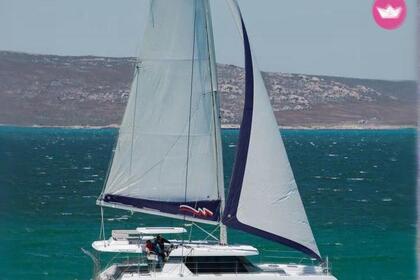 Rental Catamaran  Moorings 4200/3/3 Nassau