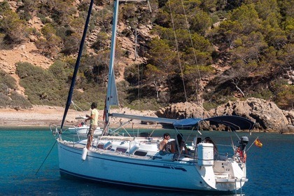 Rental Sailboat Bavaria 31 Cruiser Andratx