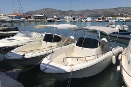 Rental Motorboat JEANNEAU CAP CAMARAT 635 Okrug Gornji
