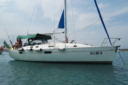 Charter Sailboat BENETEAU OCEANIS 351 Marina di Pisa