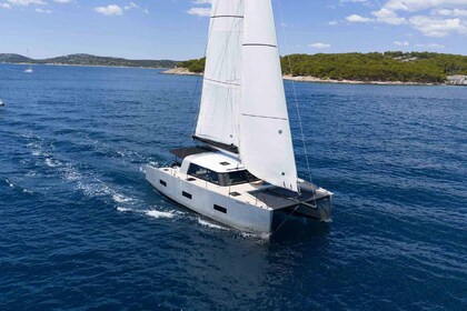 Ενοικίαση Καταμαράν Vaan Yachts Vaan R4 Electric Σιμπένικ