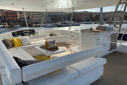 Charter Catamaran Leopard 51 PC Propriano