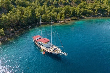 Verhuur Gulet Traditional Gulet with a capacity of 16 people Ketch Marmaris