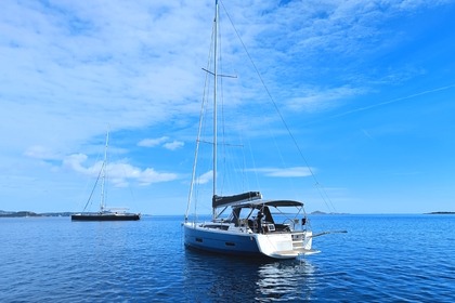 Hire Sailboat  Dufour 390 Grand Large Porto Rotondo