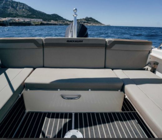Motorboat Quicksilver Activ 755 Sundeck Boot Grundriss