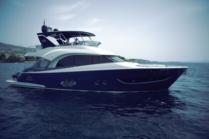 Noleggio Yacht a motore Monte Carlo Yachts MCY66 Castellammare di Stabia