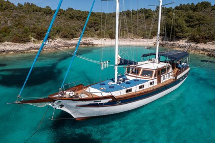 Noleggio Caicco Custom made Gulet Marina Nava