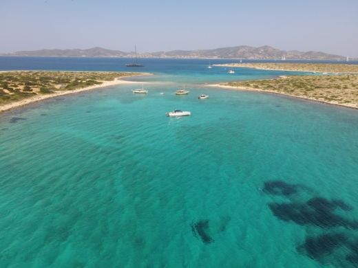 Parikia Motorboat Saxdor 32 GTO alt tag text