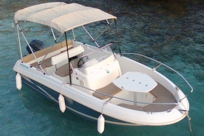 Hire Motorboat Jeanneau Cap Camarat 5.1 Cc Marseille