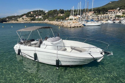 Location Bateau à moteur Jeanneau Cap camarat 7.50 CC Saint-Cyr-sur-Mer
