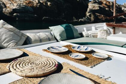 Alquiler Lancha Artesanal Llaut de madera clàsico Cadaqués