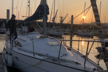 Rental Sailboat Jeanneau Sun odyssey 32 Brest