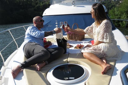 Location Bateau à moteur Astondoa AS 36 FISHER Castelo de Paiva