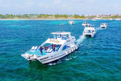 Charter Motorboat Pacific Craft volvo Punta Cana